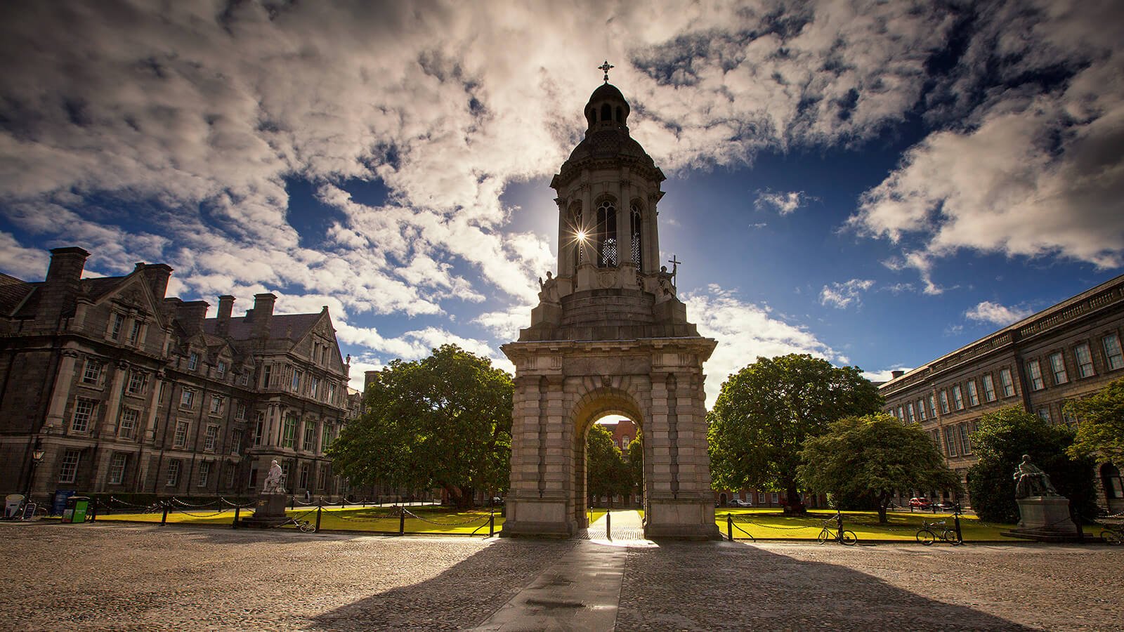 Trinity College square in Dublin