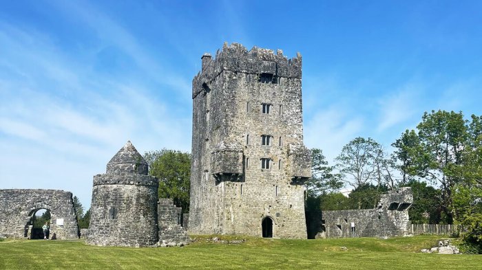 Touring Aughnanure Castle, stronghold of the ferocious O'Flahertys Aughnanure Castle, Co. Galway. Home to the ferocious O' Flaherty's